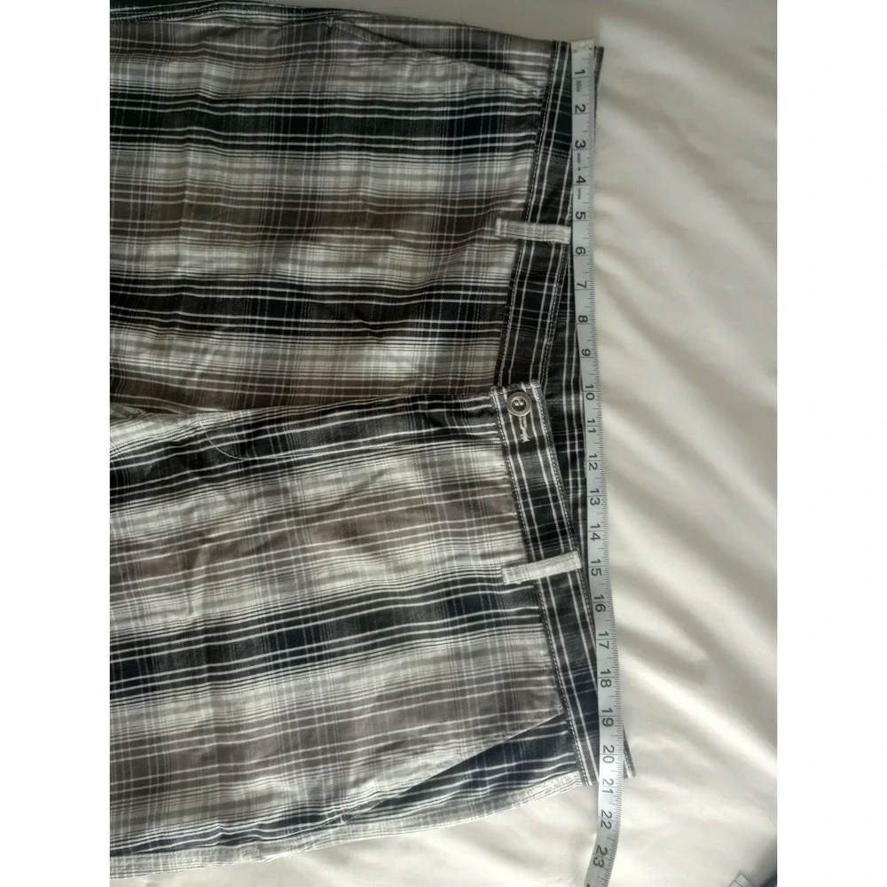 Levi Men's Brown Black Plaid Shorts Size 42  11